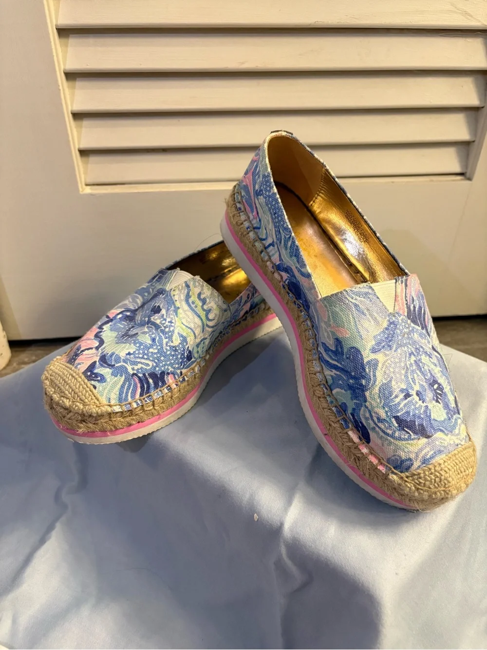 Lilly Pulitzer Blue Pink Floral Canvas Espadrille Slip-Ons